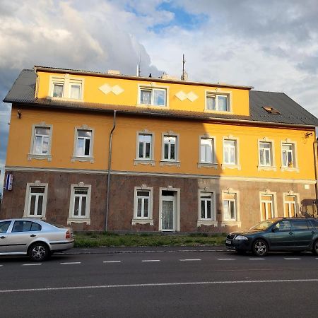 Penzion Duong Apartments Karlovy Vary Kültér fotó
