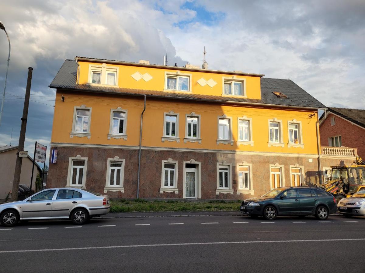 Penzion Duong Apartments Karlovy Vary Kültér fotó
